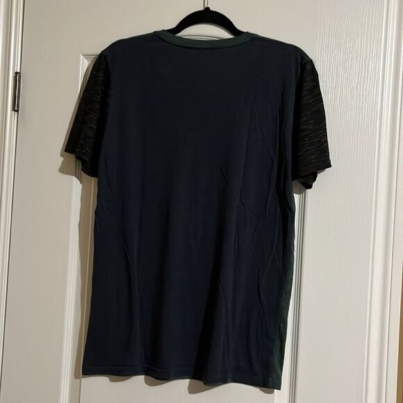 T-shirt/Size M - Picture 2 of 7